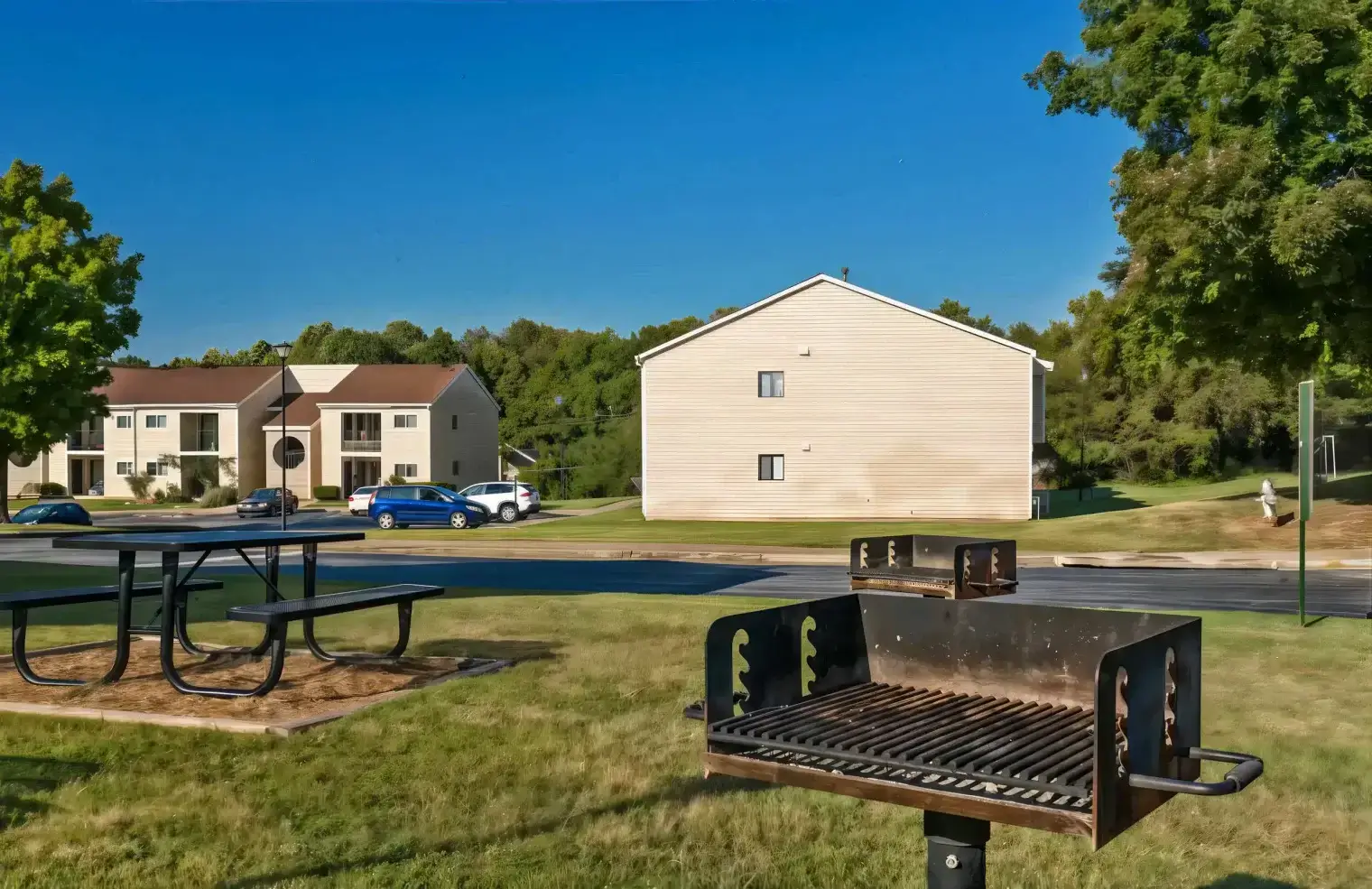 picnic area at Audubon Creek norcross apartments