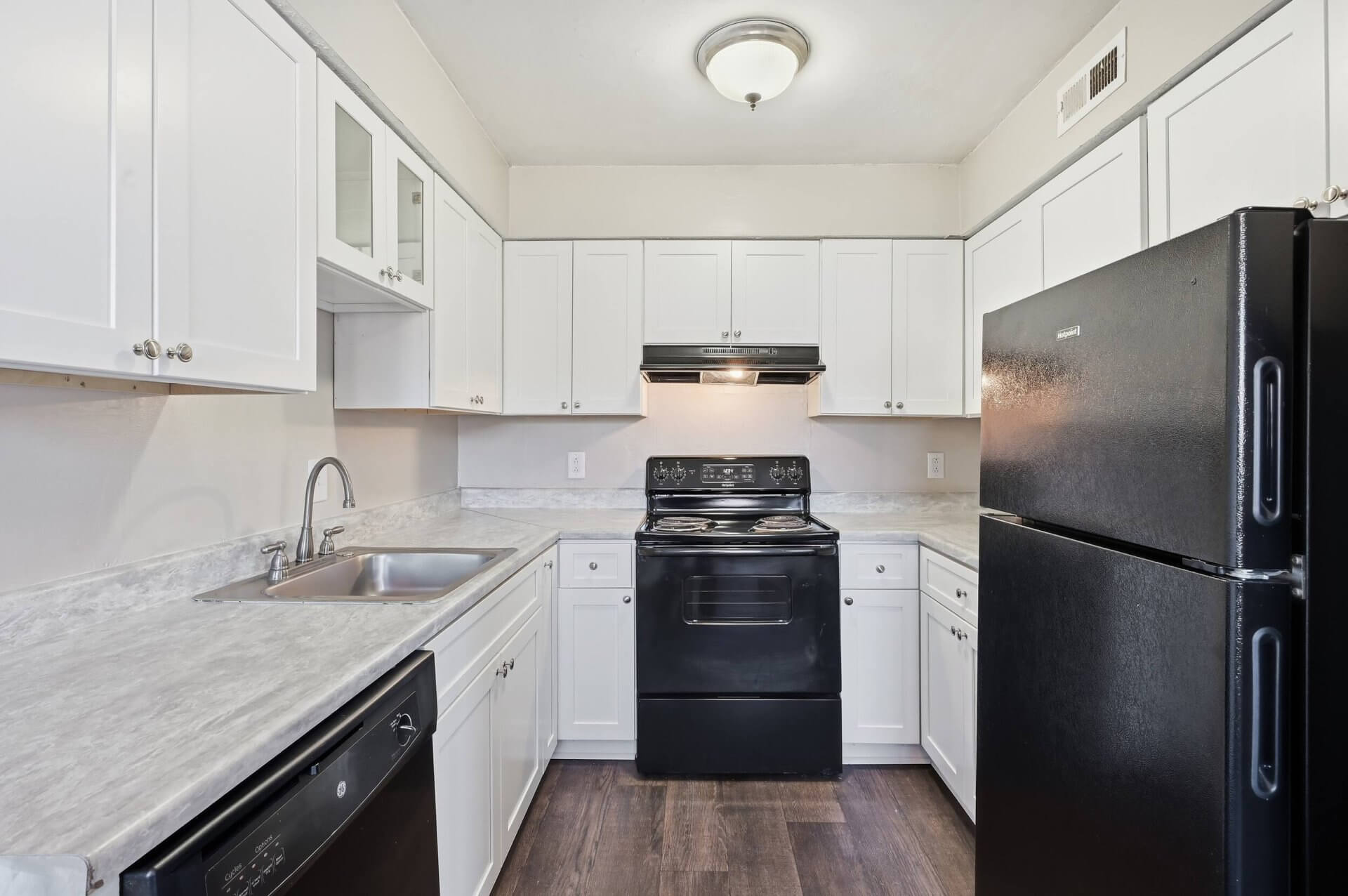 08 1111 amber dr norcross ga 30071 usa kitchen dsc 7384