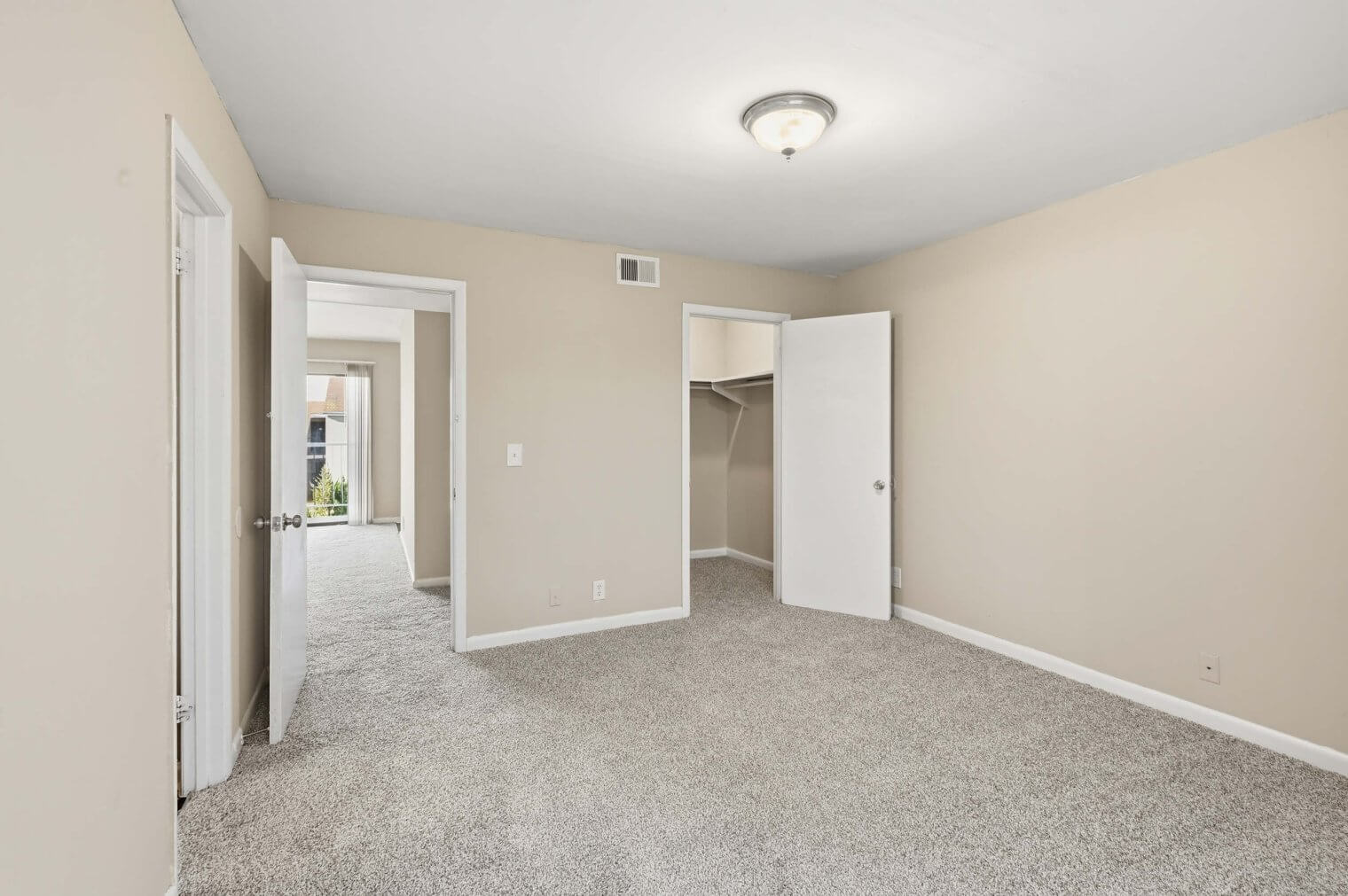 09 1111 amber dr norcross ga 30071 usa bedroom dsc 7390