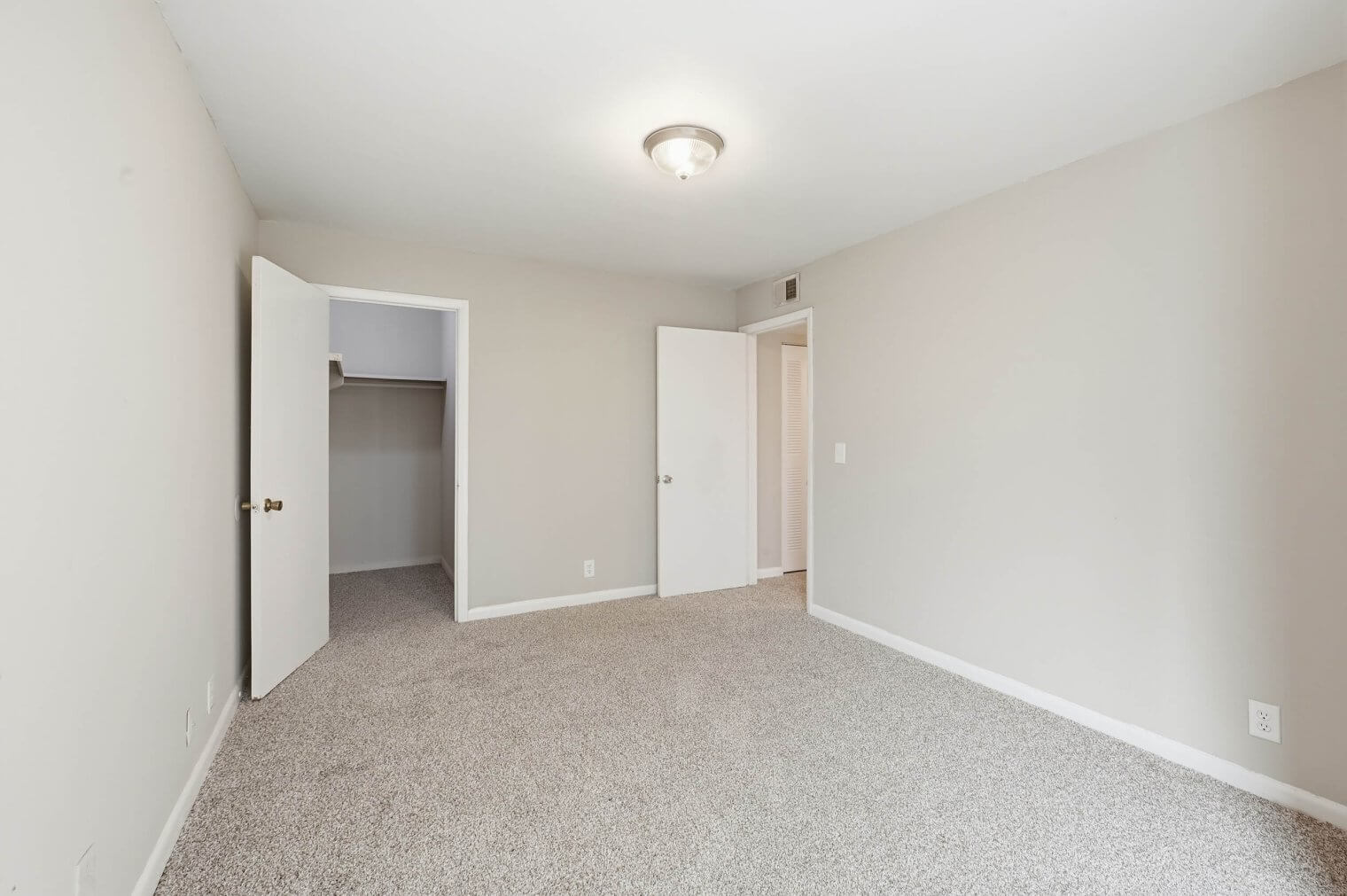 11 1111 amber dr norcross ga 30071 usa bedroom dsc 7404